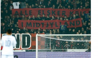 Schwedischer Superman, kämpfe mit aller Kraft!